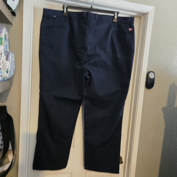 Red Kap Men's Tan Chinos - Picture 2 of 4